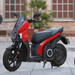 Η Autohellas Hertz εμπλουτίζει με eScooters τον ηλεκτροκίνητο στόλο της
