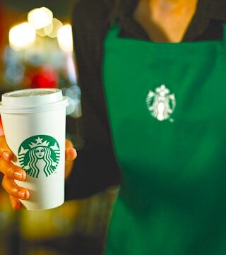 Η Starbucks δεσμεύεται για ένα πιο βιώσιμο μέλλον για τον άνθρωπο, τον καφέ και τον πλανήτη.