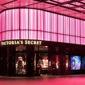 H Victoria’s Secret απολύει το 5% των στελεχών της και αναδιαμορφώνεται