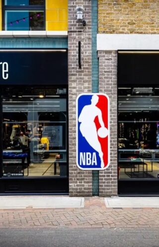 Το πρώτο επίσημο κατάστημα NBA στην Αγγλία