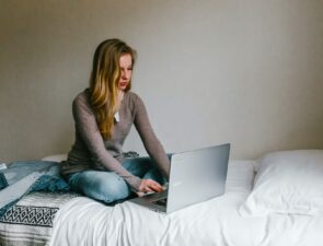 Έρευνα | Η άνοδος του e-commerce θα συνεχιστεί κατά τη διάρκεια των χριστουγεννιάτικων αγορών