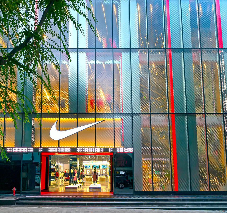 Η Nike επενδύει στα φυσικά καταστήματα με το Nike Rise 