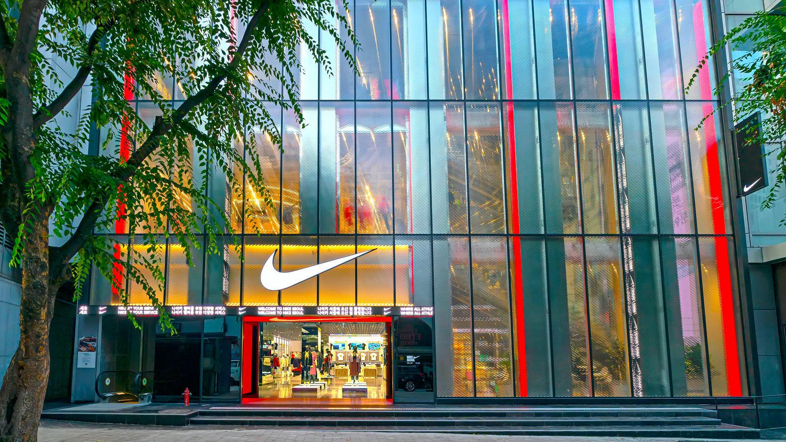 Η Nike επενδύει στα φυσικά καταστήματα με το Nike Rise 