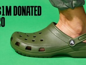 Πώς η Crocs από αντικείμενο χλευασμού βρέθηκε στο κόκκινο χαλί 