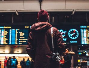 Η JD.com μπαίνει στο travel retail με μετοχικό μερίδιο στην εταιρεία αφορολόγητων ειδών Lagardère 