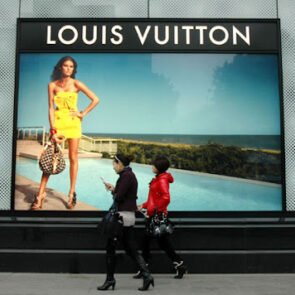 Μπορούν τα luxury brands να έρθουν σε ρήξη με την Gen Z;