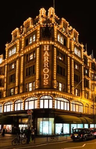 Tο Harrods αποκτά μπουτίκ με sneakers