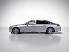 Η Mercedes-Benz πρώτη στις πωλήσεις επιβατικών της premium κατηγορίας