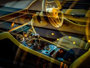 Το ρεκόρ πωλήσεων της Bentley επιβεβαιώνει την άνοδο πωλήσεων αυτοκινήτων πολυτελείας