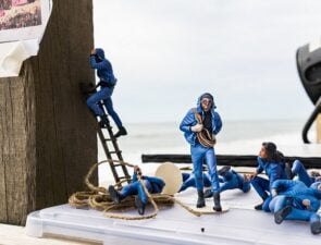 Το brand πολυτελών πανωφοριών Moncler σταματά τη χρήση γούνας