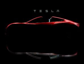 Πώς η Tesla αποφασίζει να αντιμετωπίσει την έλλειψη ημιαγωγών