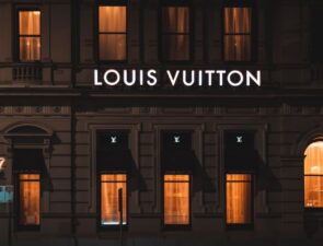 Η Louis Vuitton φέρνει την πολυτέλεια στον ψηφιακό κόσμο με νέες συλλεκτικές δημιουργίες