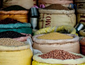 Σε νέα ρεκόρ οι παγκόσμιες τιμές τροφίμων