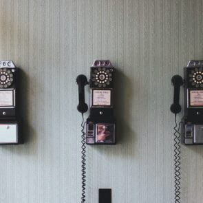 Η μάχη πρωτιάς στα Τelecoms μεταξύ Cosmote, Vodafone και Nova