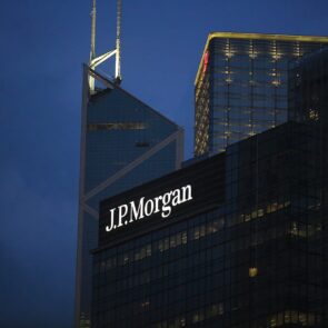 Αντιδράσεις από υπαλλήλους της JP Morgan για τους ελέγχους παρουσίας στο γραφείο