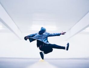 Είναι το κλειδί για την ανάπτυξη το σύστημα ή το ταλέντο;