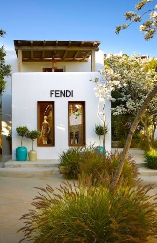 Η πρώτη μπουτίκ Fendi στη Μύκονο: Τα brands πολυτελείας ακολουθούν τους τουρίστες στις διακοπές τους