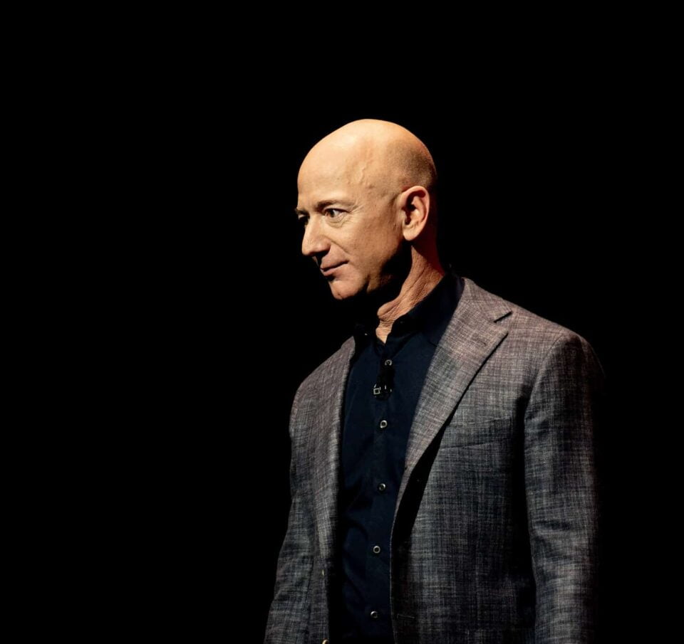 Jeff Bezos: Πώς από τραπεζίτης έγινε δισεκατομμυριούχος;