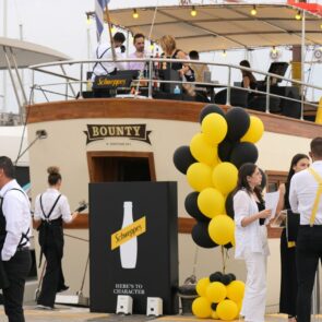 Το Schweppes δίνει χαρακτήρα στο ελληνικό καλοκαίρι