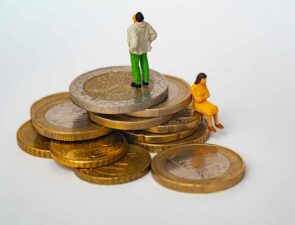 Η Ελλάδα της ιδιοκτησίας και της περιορισμένης χρηματοοικονομικής παιδείας