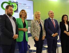 86η ΔΕΘ: Ο Πρωθυπουργός συνεχάρη τον Οργανισμό Νέα Γεωργία Νέα Γενιά για το έργο του και συνομίλησε με επωφελούμενους