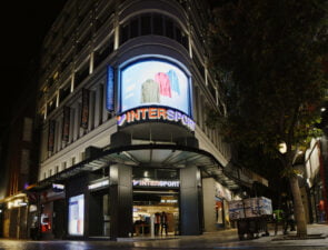 Στην INTERSPORT σβήνουν τα φώτα.Όχι τώρα, πάντα!