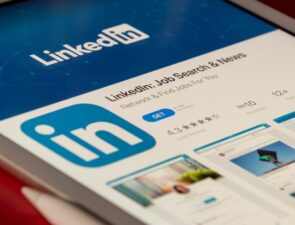 Το LinkedIn εκπαιδεύει την τεχνητή νοημοσύνη με δημόσια δεδομένα χρηστών