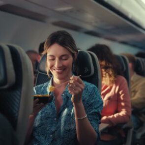 Νέο Economy Class menu και καμπάνια από την Aegean και την Ogilvy