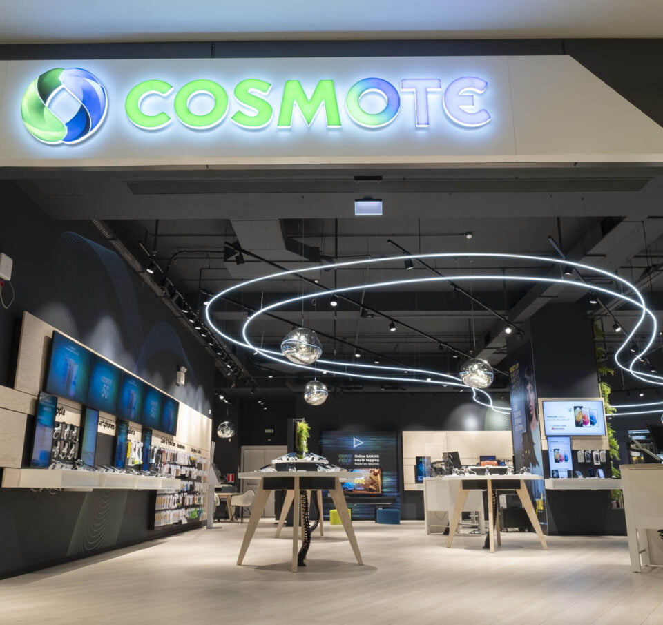Νέα εποχή για τα καταστήματα COSMOTE με επίκεντρο την ψηφιακή εμπειρία του πελάτη