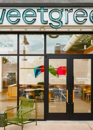 Trending Now: Automated Robotic Salad Bars