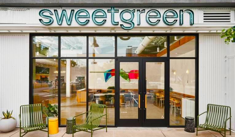 Trending Now: Automated Robotic Salad Bars