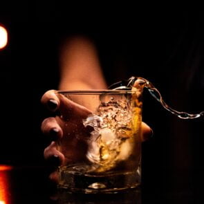 Ελληνικά Αλκοολούχα Ποτά: H δυναμική εξαγωγή και οι&#8230; premium προτιμήσεις των νέων