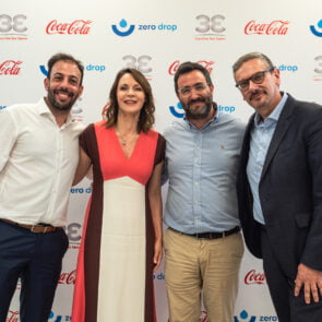 Η Coca-Cola στην Ελλάδα παρουσίασε το πρόγραμμα προστασίας υδατικών πόρων «Zero Drop», το οποίο εξοικονομεί εκατομμύρια λίτρα νερού στο Ηράκλειο Κρήτης