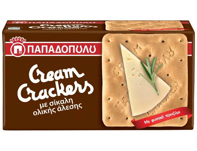 Στην καλοκαιρινή καμπάνια της Soho Square, τα Cream Crackers Παπαδοπούλου χωράνε σε κάθε στιγμή