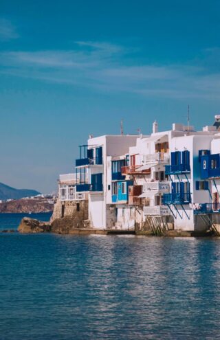 Το χαμένο τουριστικό στοίχημα Μυκόνου και Σαντορίνης