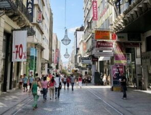Οδός Ερμού: πολύ ψηλά και φέτος