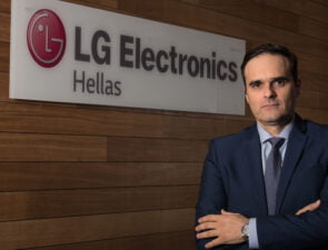 Γιάννης Μαντάς Εμπορικός Διευθυντής Business Solutions  LG Electronics Ελλάς | Η LG Electronics κατέχει ηγετική θέση στην παροχή προϊόντων και λύσεων για επαγγελματίες&#8221;