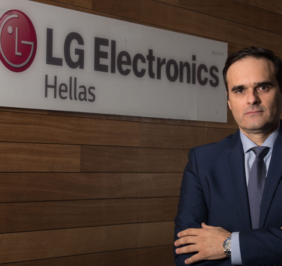 Γιάννης Μαντάς Εμπορικός Διευθυντής Business Solutions  LG Electronics Ελλάς | Η LG Electronics κατέχει ηγετική θέση στην παροχή προϊόντων και λύσεων για επαγγελματίες&#8221;