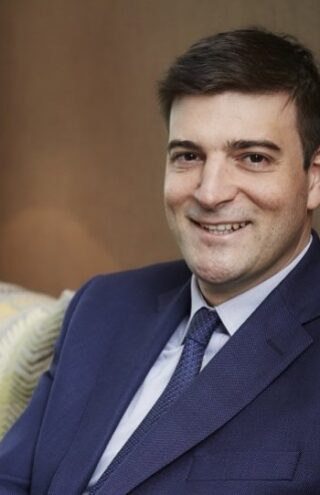 Άλεξ Φωτακίδης: Ο άνθρωπος πίσω από τα deals του CVC στην Ελλάδα