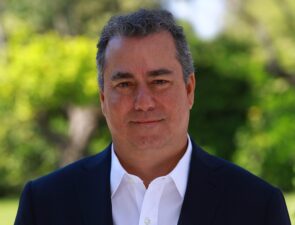 ΤΕΜΕΣ: Κερδοφόρα η στροφή του Αχιλλέα Κωνσταντακόπουλου στο real estate