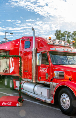H Coca-Cola υλοποιεί ένα Πρόγραμμα Κοινωνικής Στήριξης σε συνεργασία με το «Μπορούμε» στο πλαίσιο της Χριστουγεννιάτικη Καμπάνιας της