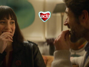 Η νέα καμπάνια της Lacta από την Ogilvy