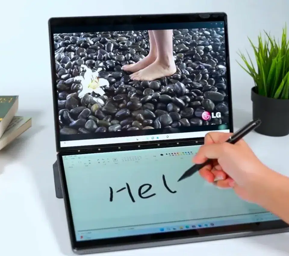 Trending Now: Dual-screen laptop clone puts a tempting price tag on poor design