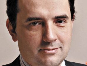 Τρύφων Νάτσης: Ο αθόρυβος δισεκατομμυριούχος που χτυπά την πόρτα του Χρηματιστηρίου