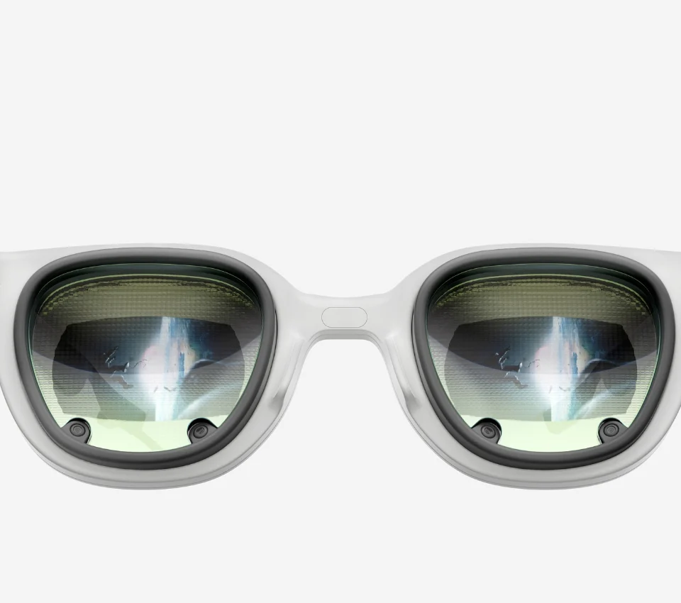 Trending Now: AR/XR glasses could get a lot slimmer