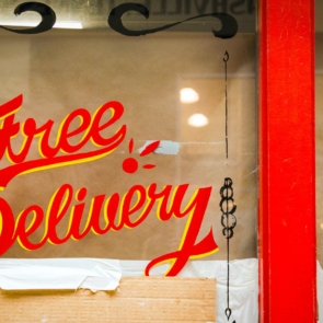 Free Shipping VS Same-Day Delivery: 1-0