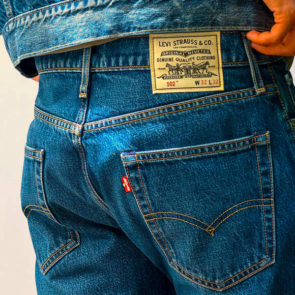 Τα Levi&#8217;s παραμένουν η κορυφαία μάρκα τζιν