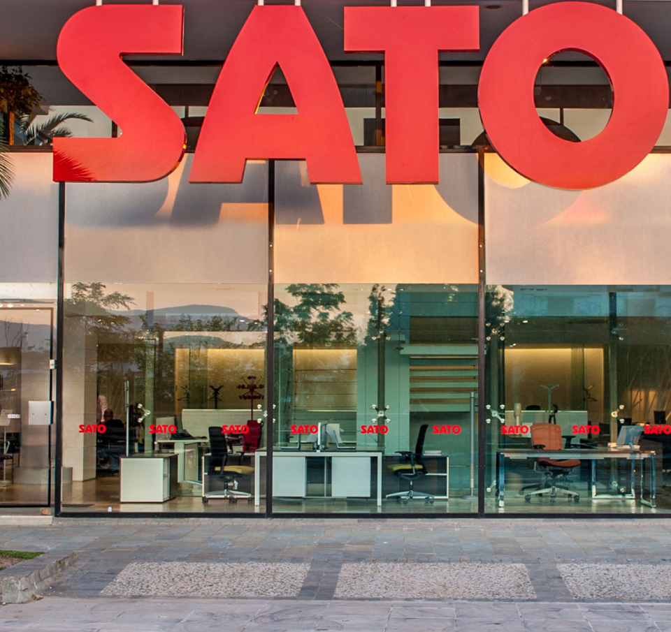 Sato: Τι συμβαίνει με τον πάλαι ποτέ βασιλιά του επίπλου