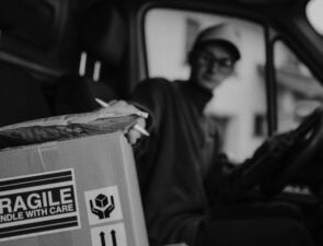 Courier: Υπερφορτωμένος, ή απλώς ένας βαθιά προβληματικός κλάδος;