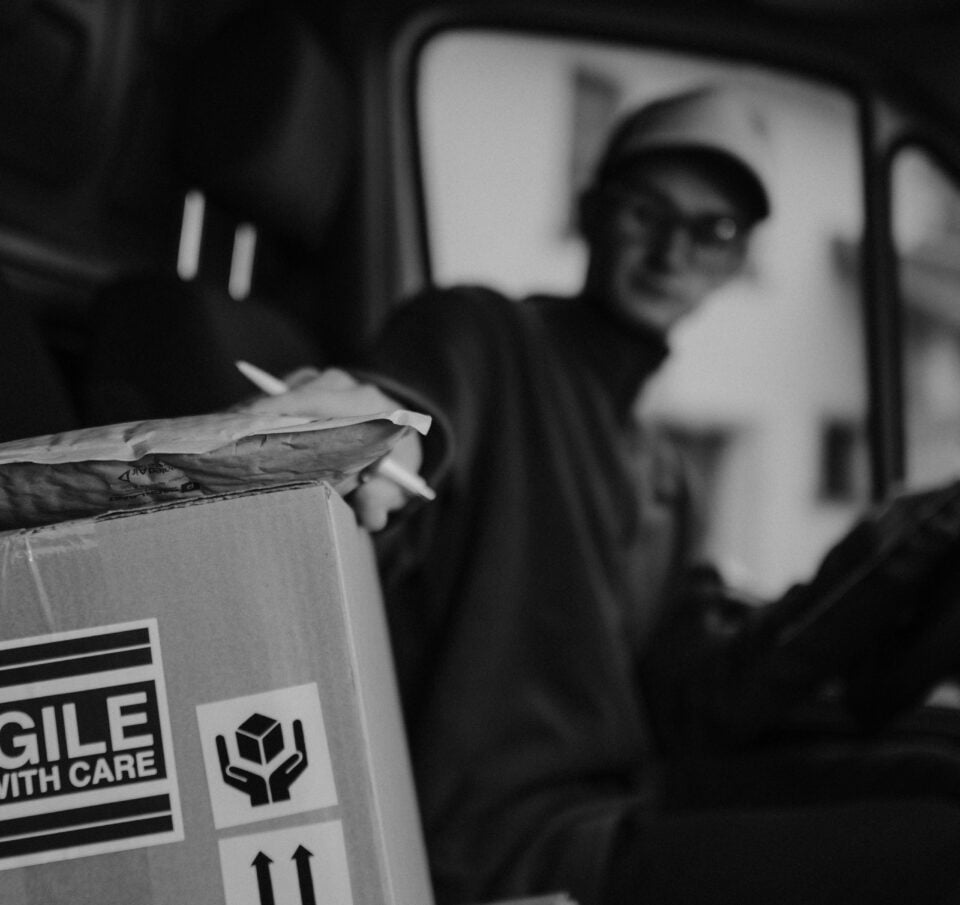 Courier: Υπερφορτωμένος, ή απλώς ένας βαθιά προβληματικός κλάδος;